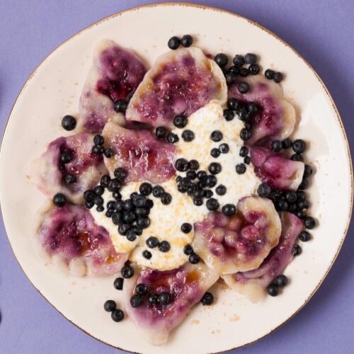 Pierogi z borówkami leśnymi (jagodami)